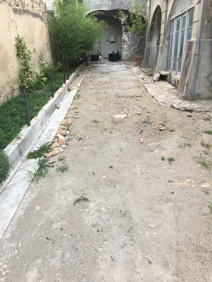 Allée de la Villa Choucas après dépose des pierres de pompignan